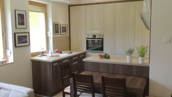 Konyha és nappali étkezővel egyben